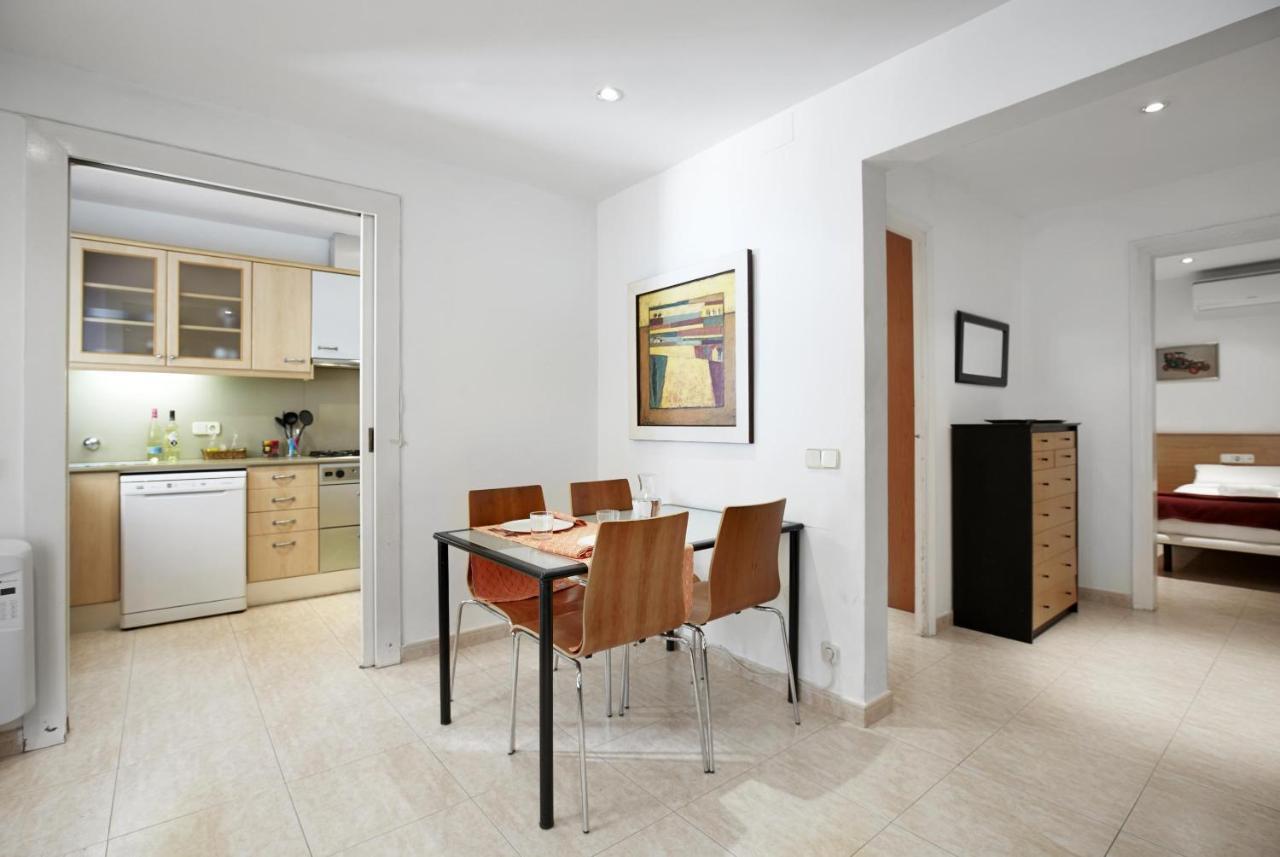 Apartamentos Calvet Барселона Экстерьер фото