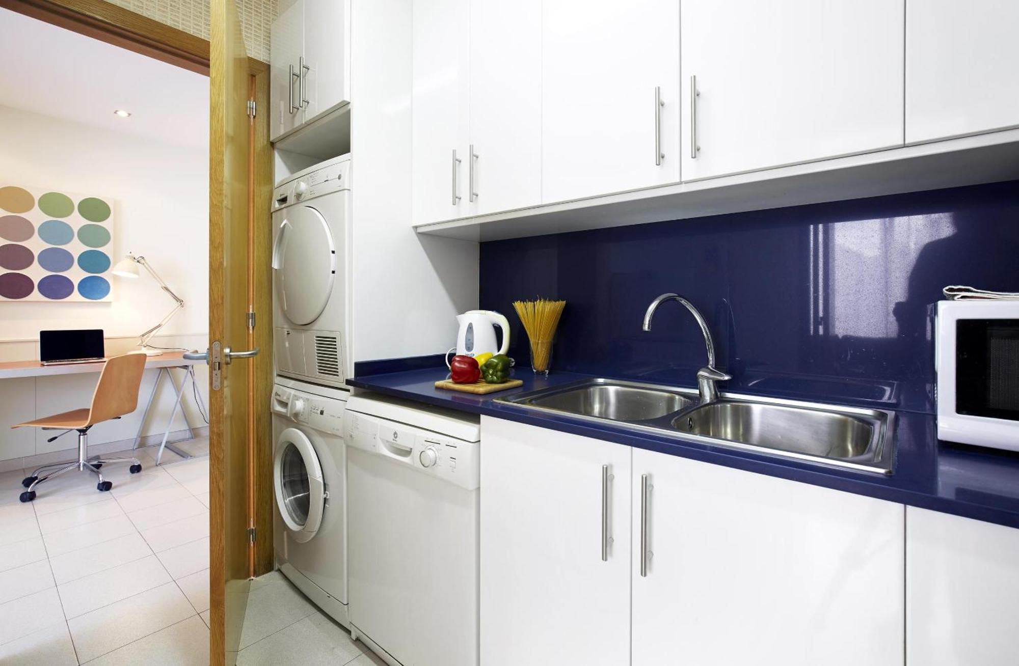 Apartamentos Calvet Барселона Экстерьер фото