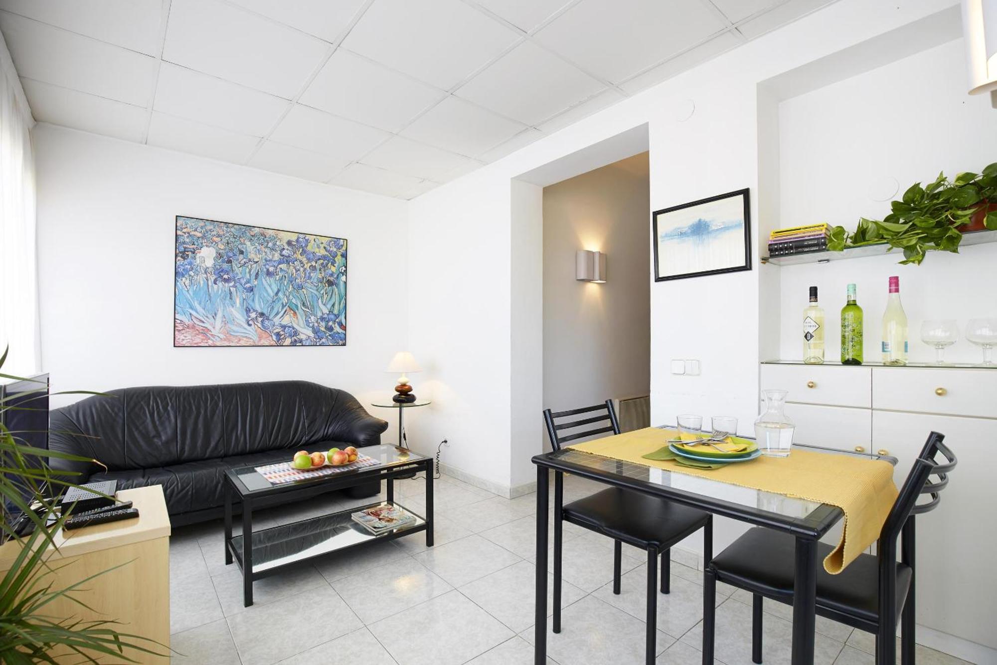 Apartamentos Calvet Барселона Экстерьер фото