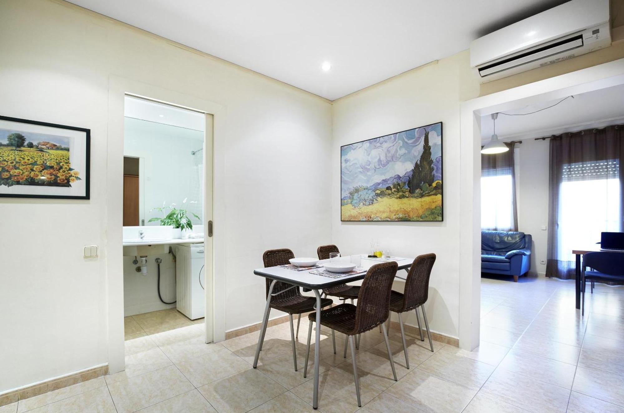 Apartamentos Calvet Барселона Экстерьер фото