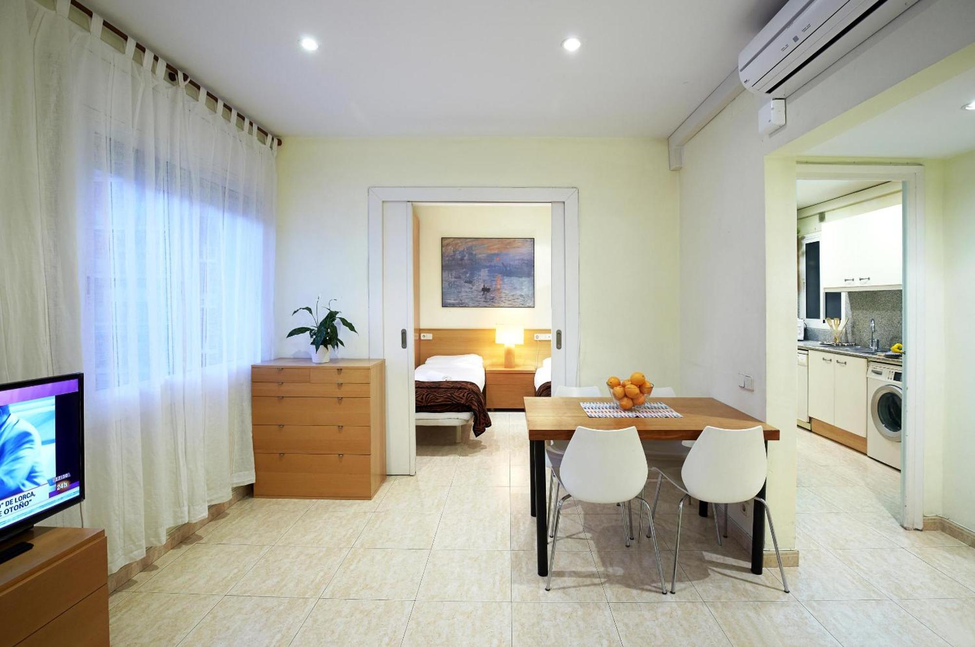Apartamentos Calvet Барселона Экстерьер фото