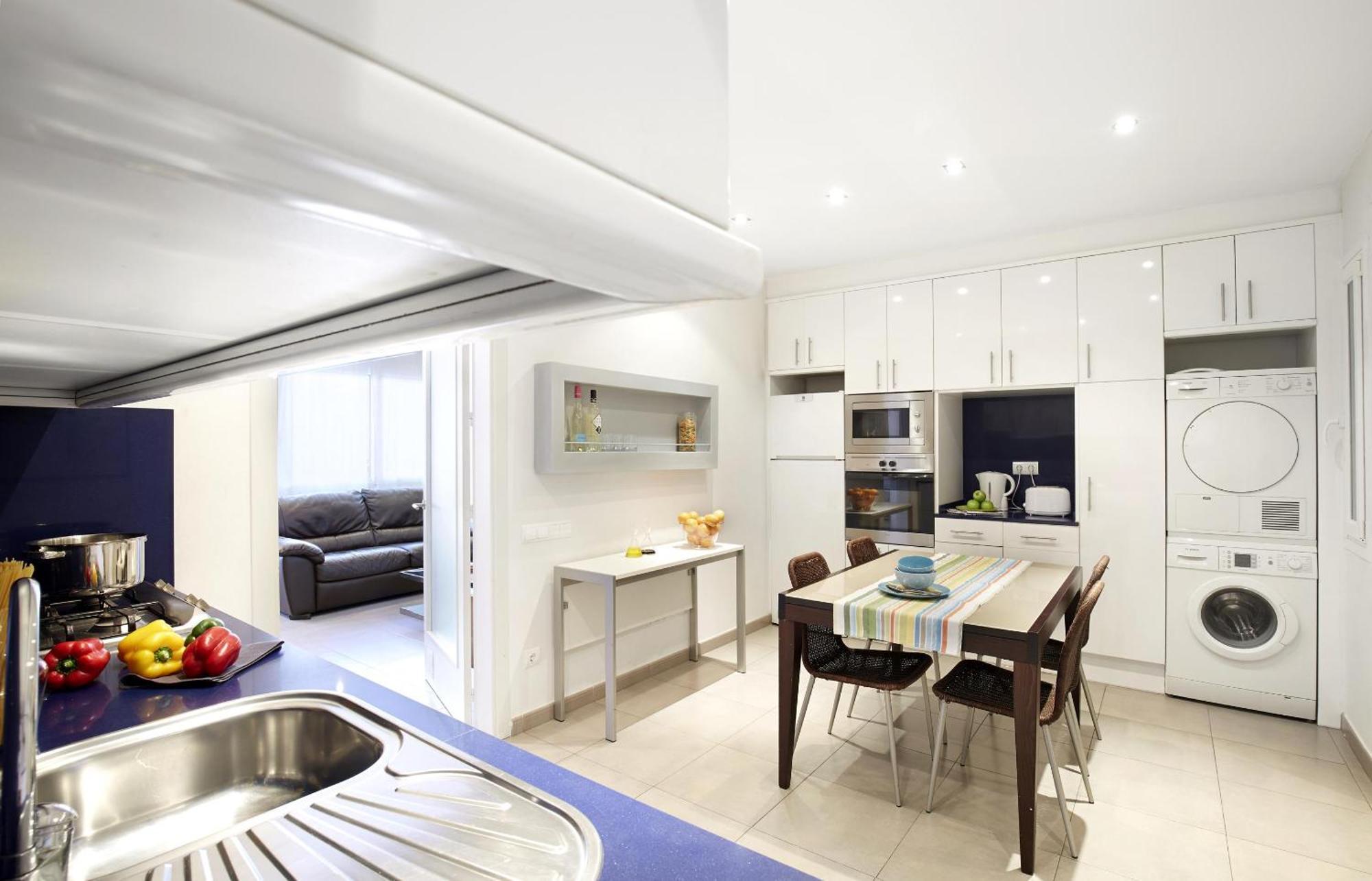 Apartamentos Calvet Барселона Экстерьер фото